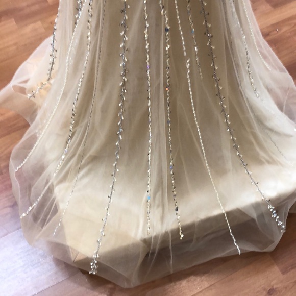 Champagne special occasion dress with faux pearls - Picture 6 of 7